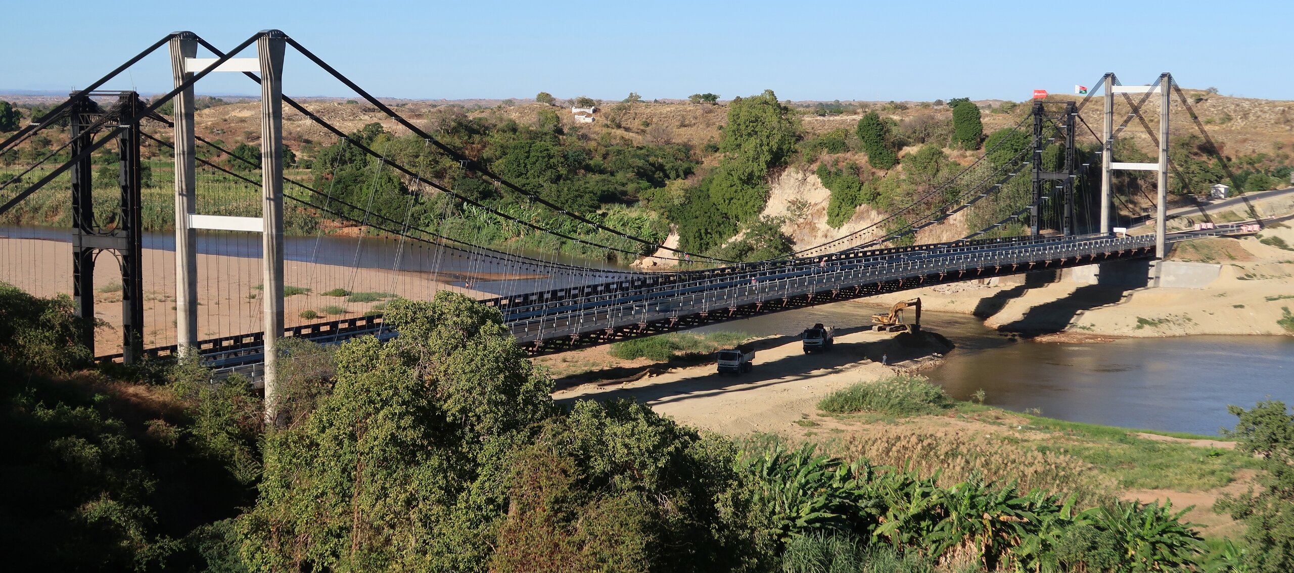Ponte sul fiume Kamoro Integra S.R.L. - Petrangeli - Usai - Andreocci - Pietrantoni