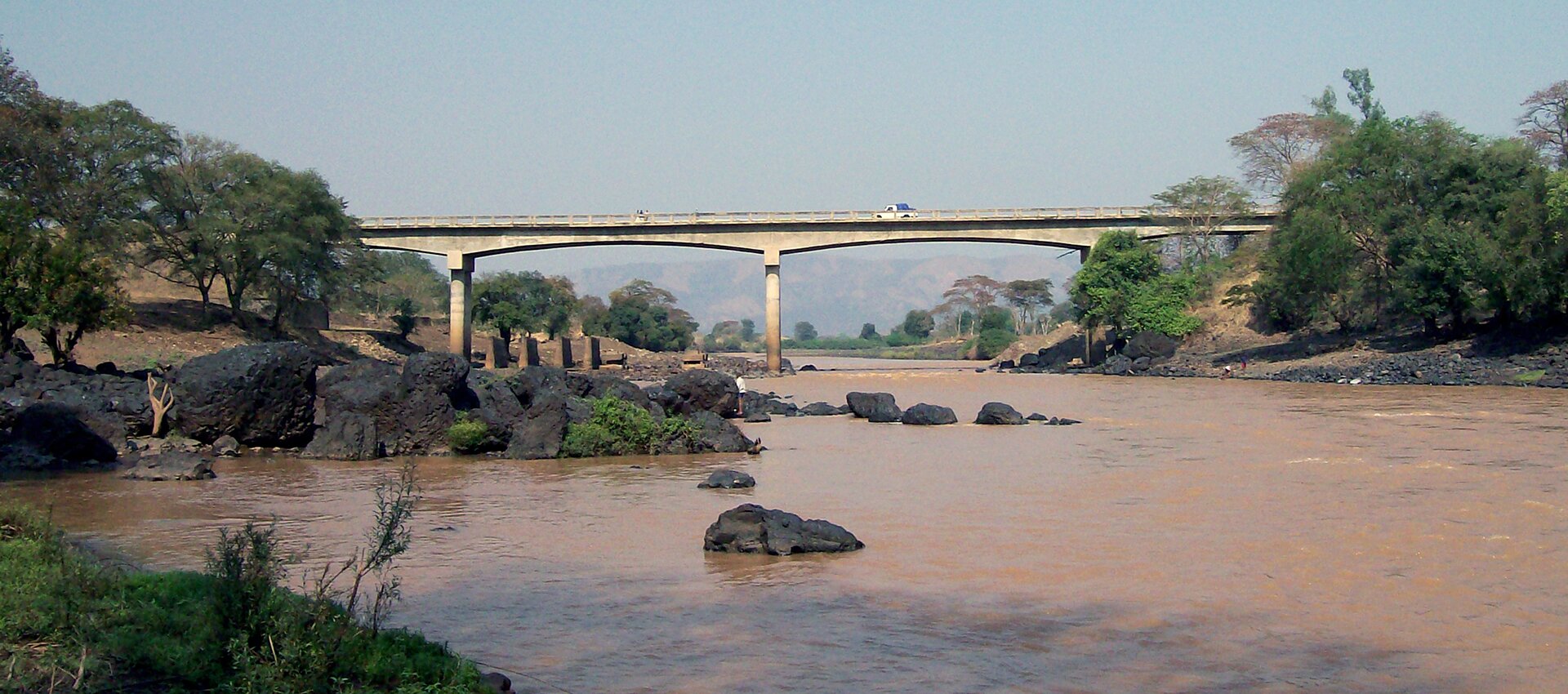 Rafforzamento strutturale ponte sul fiume Gibe Integra S.R.L. - Petrangeli - Usai - Andreocci - Pietrantoni